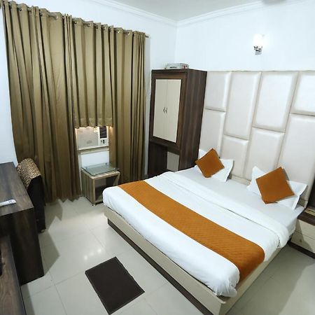 Hotel Malhotra Inn 50 Meter From Golden Temple アムリトサル エクステリア 写真