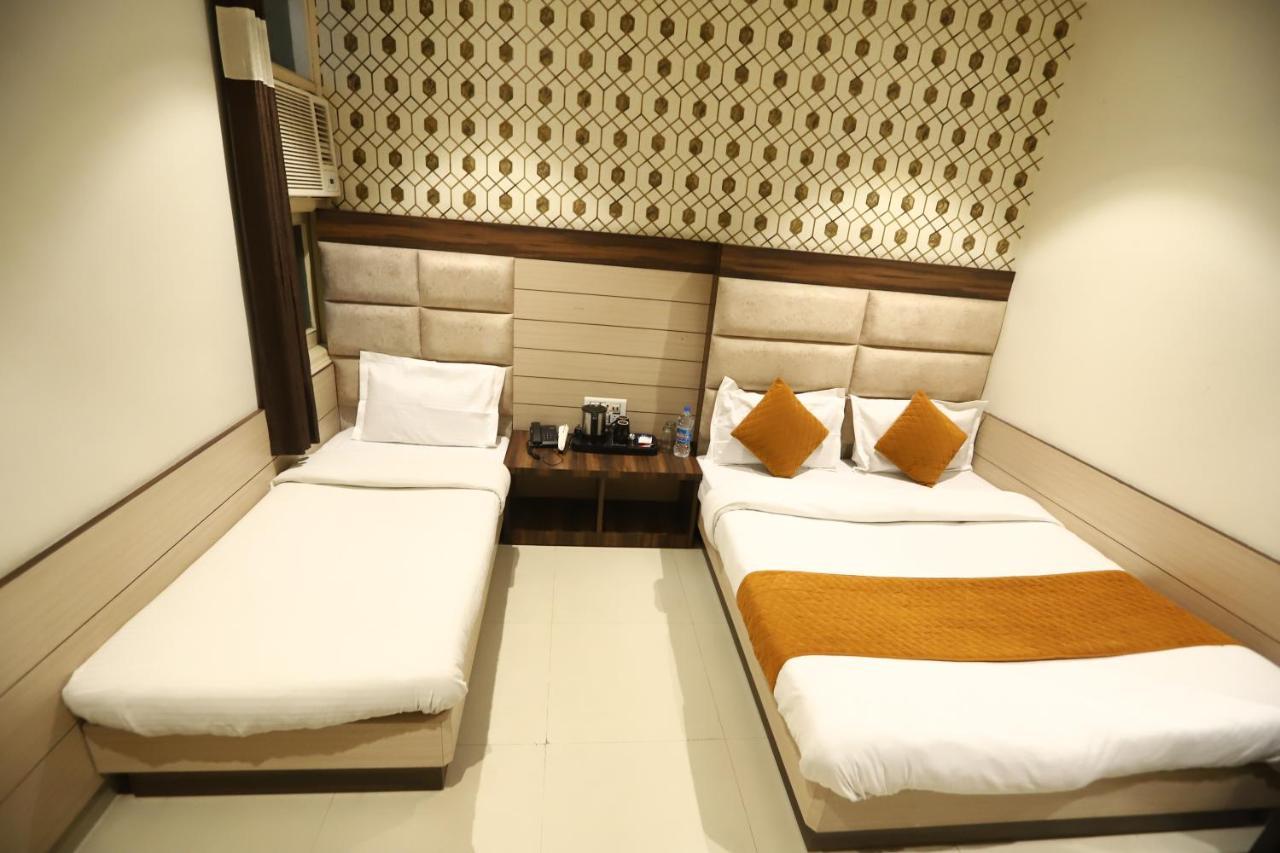 Hotel Malhotra Inn 50 Meter From Golden Temple アムリトサル エクステリア 写真