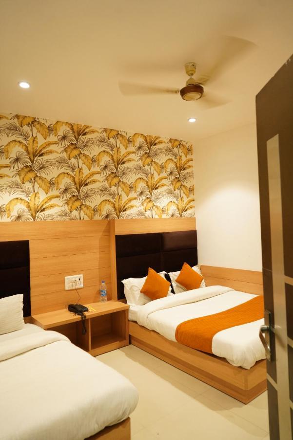 Hotel Malhotra Inn 50 Meter From Golden Temple アムリトサル エクステリア 写真