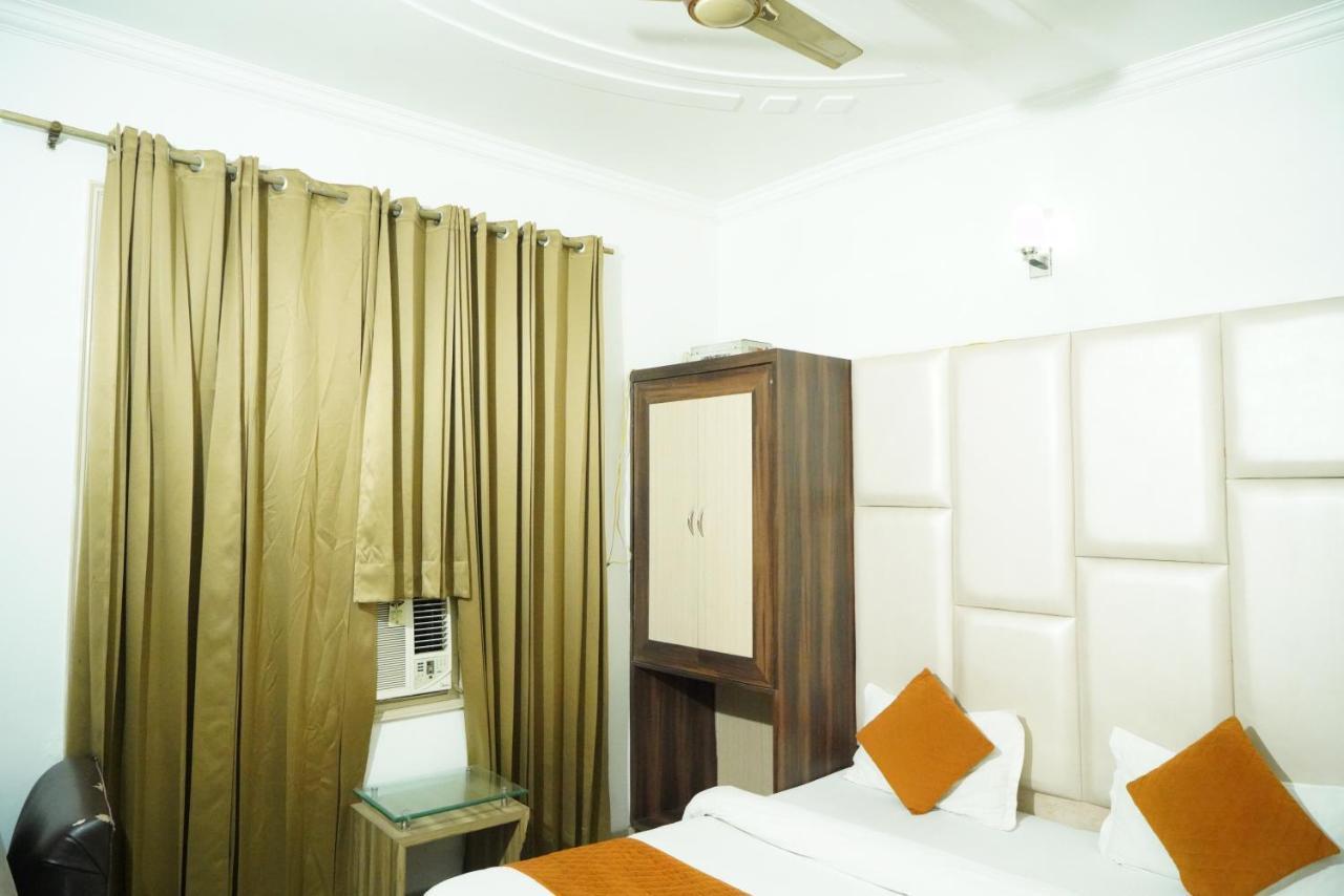 Hotel Malhotra Inn 50 Meter From Golden Temple アムリトサル エクステリア 写真