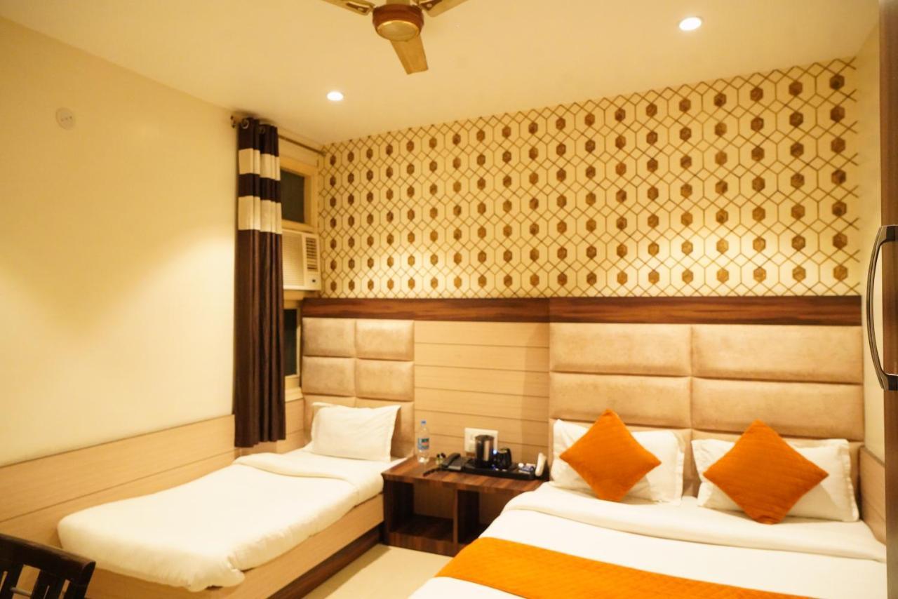 Hotel Malhotra Inn 50 Meter From Golden Temple アムリトサル エクステリア 写真