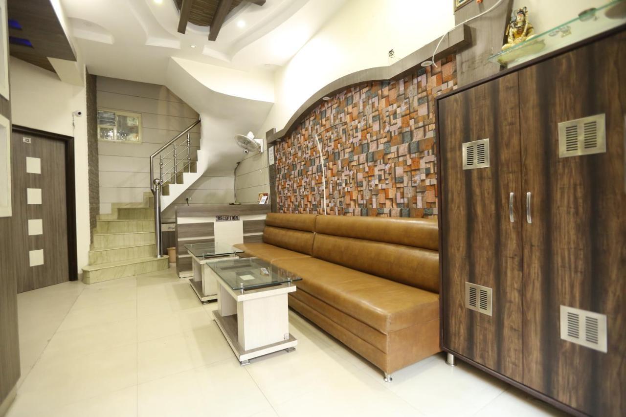 Hotel Malhotra Inn 50 Meter From Golden Temple アムリトサル エクステリア 写真