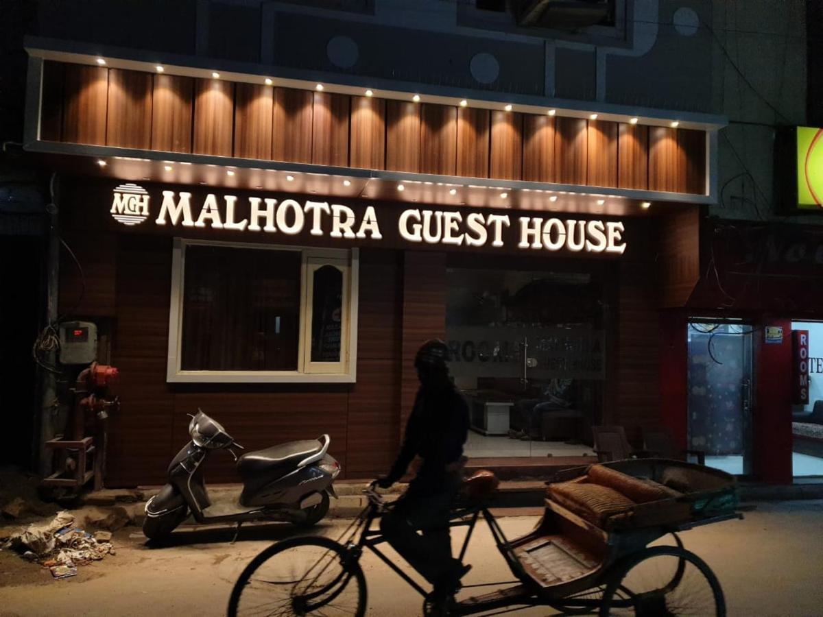 Hotel Malhotra Inn 50 Meter From Golden Temple アムリトサル エクステリア 写真
